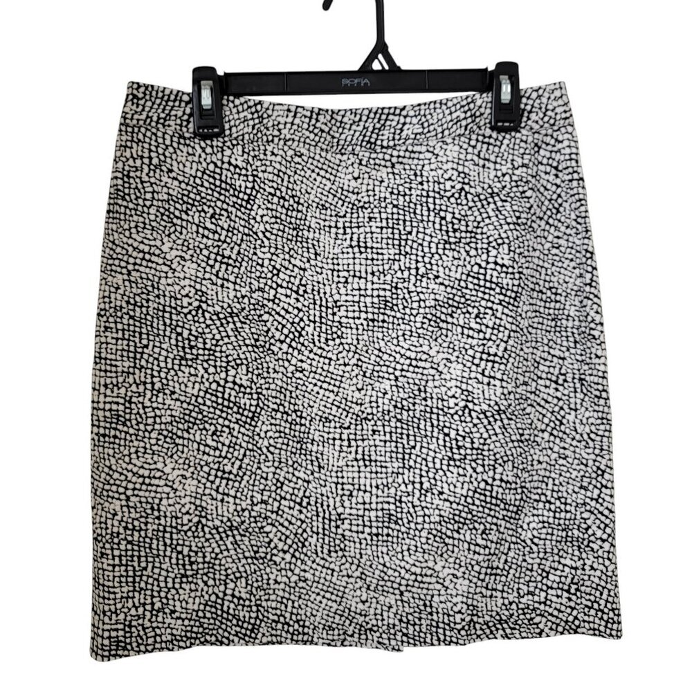 Banana Republic Size 10P Black White Reptile Print Skirt, Lined, Exc. Used Cond.